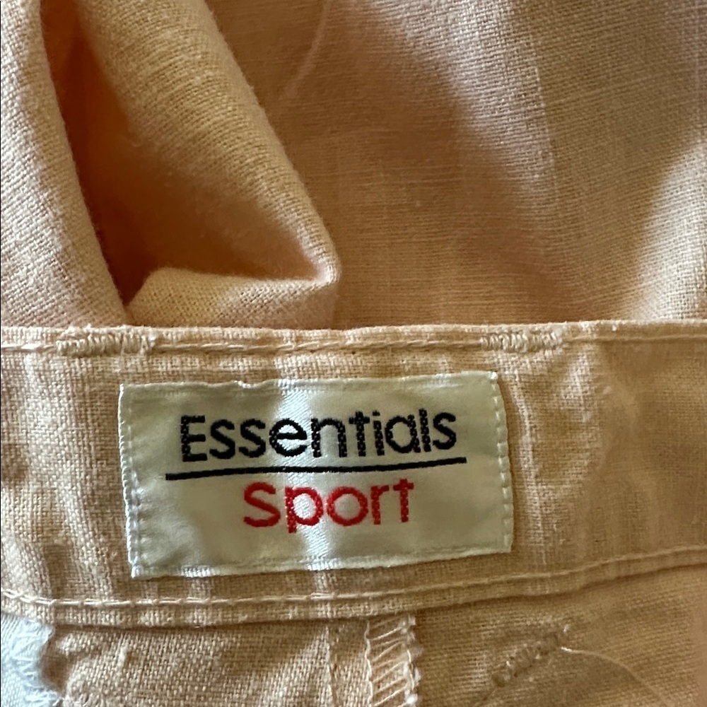 Essentials - Picture 4 of 5